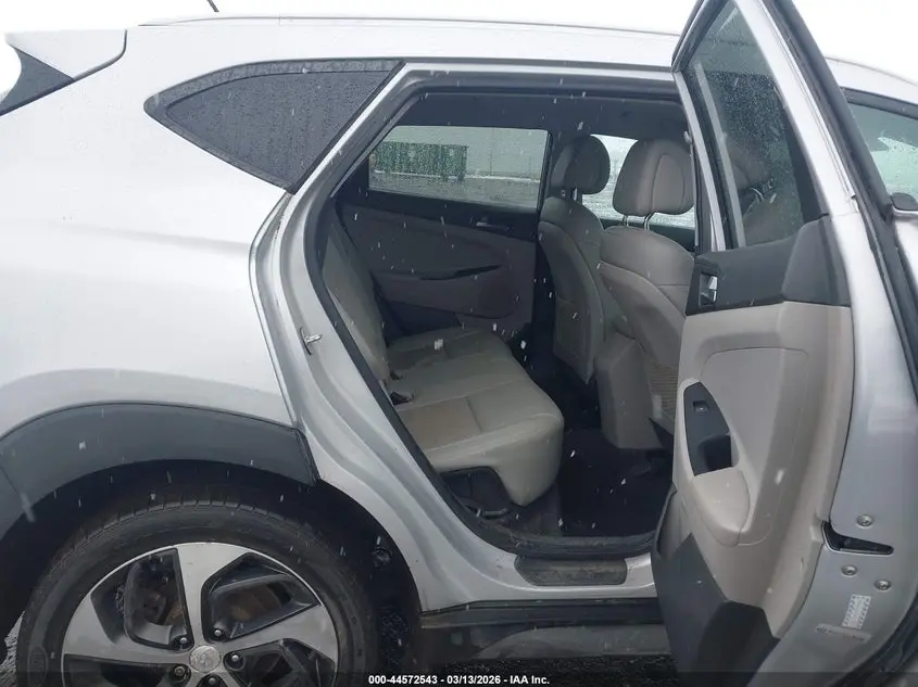 2016 HYUNDAI TUCSON SPORT