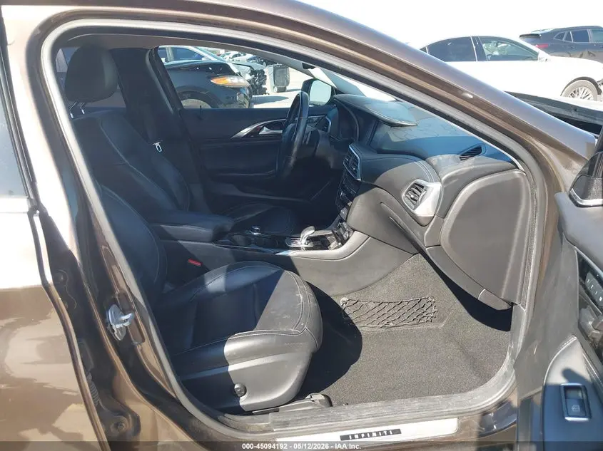 2018 INFINITI QX30 PREMIUM