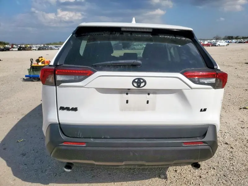 2022 TOYOTA RAV4 LE  