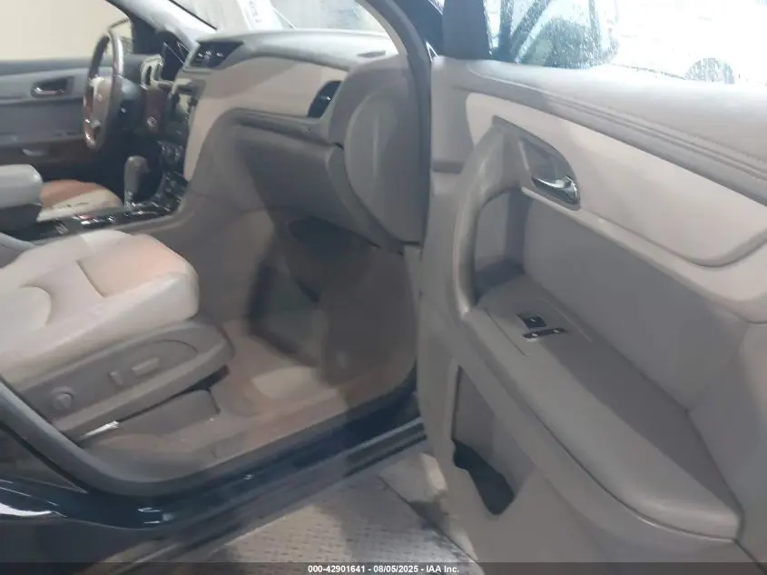 2017 CHEVROLET TRAVERSE 2LT