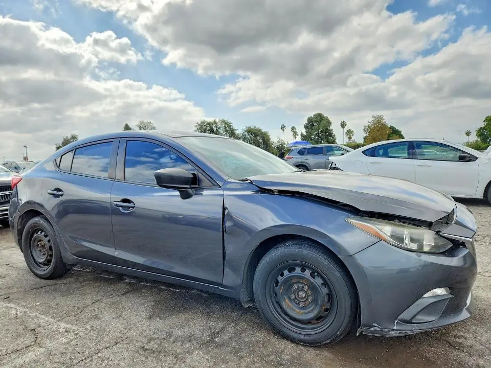 2015 MAZDA 3 SV  