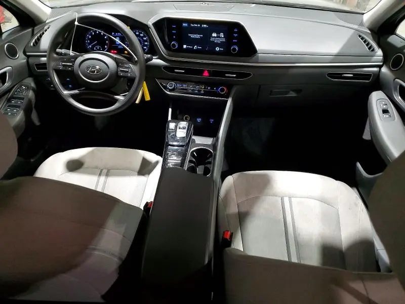 2022 HYUNDAI SONATA SE  