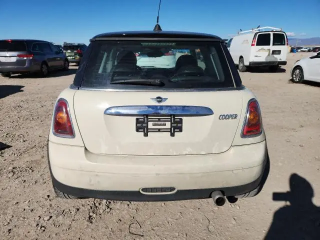 2010 MINI COOPER   