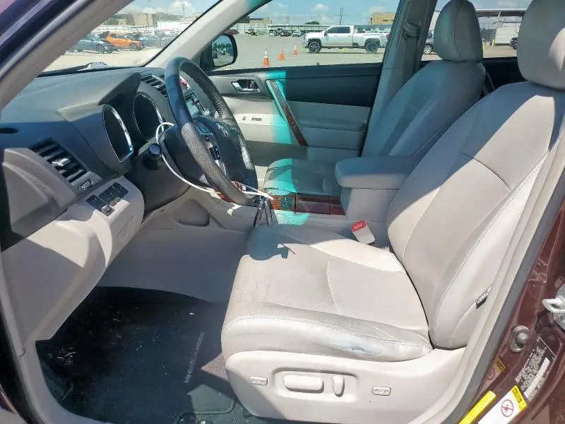 2013 TOYOTA HIGHLANDER LIMITED
