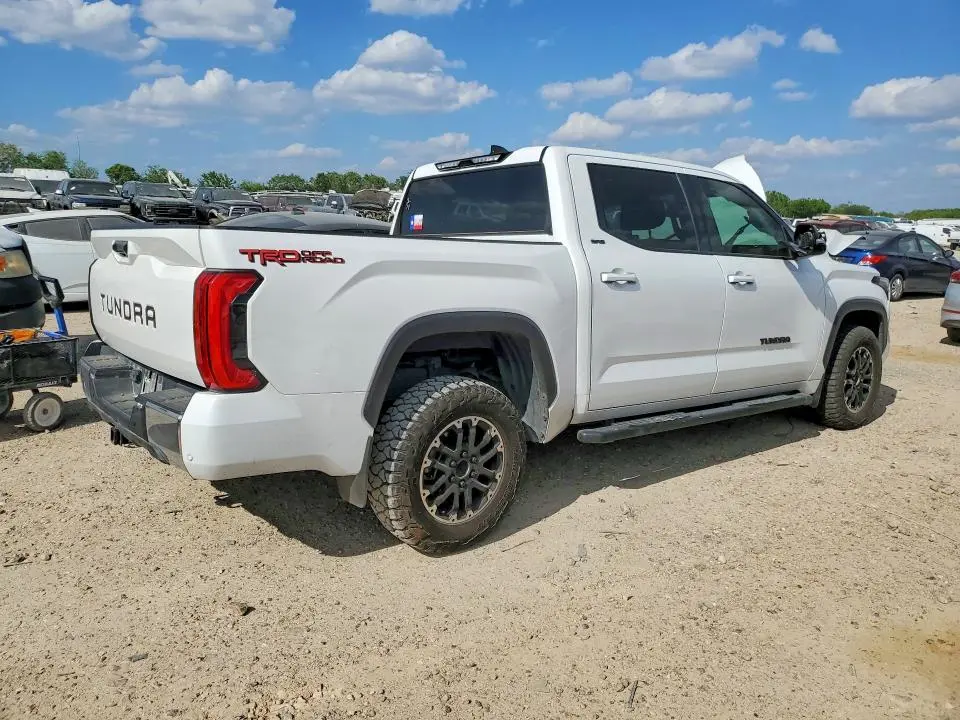 2023 TOYOTA TUNDRA SR5  