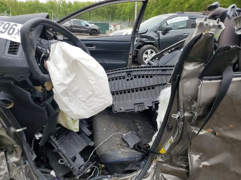 2019 TOYOTA COROLLA SE  
