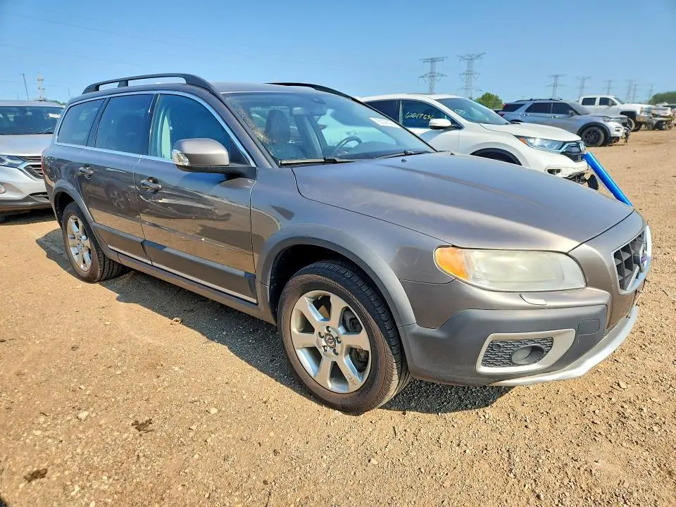 2010 VOLVO XC70 3.2  