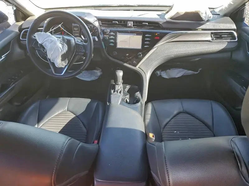 2018 TOYOTA CAMRY SE  