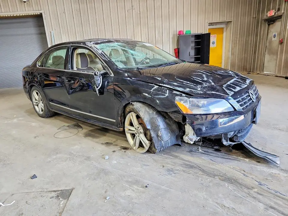 2013 VOLKSWAGEN PASSAT SEL  