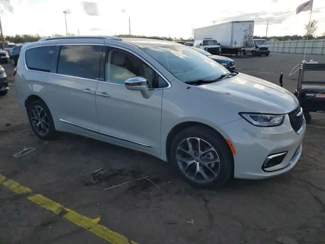 2021 CHRYSLER PACIFICA LIMITED  