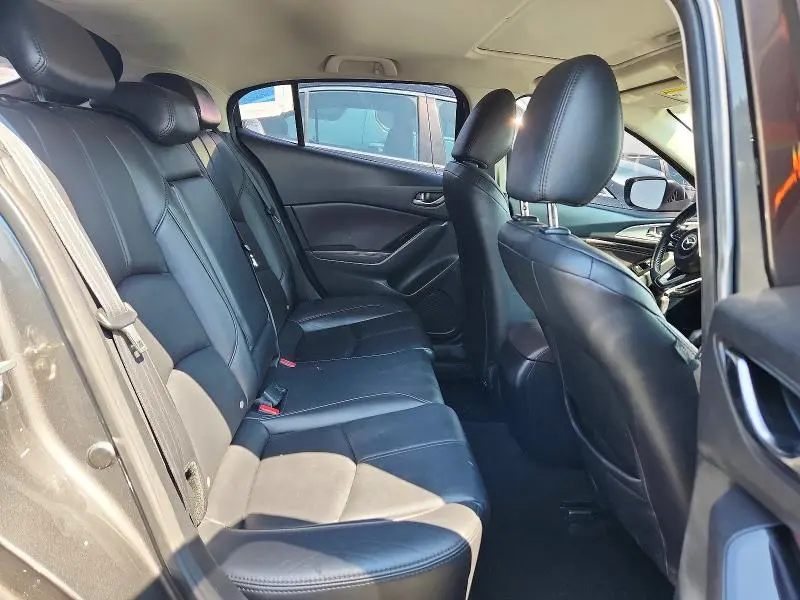 2018 MAZDA 3 TOURING  
