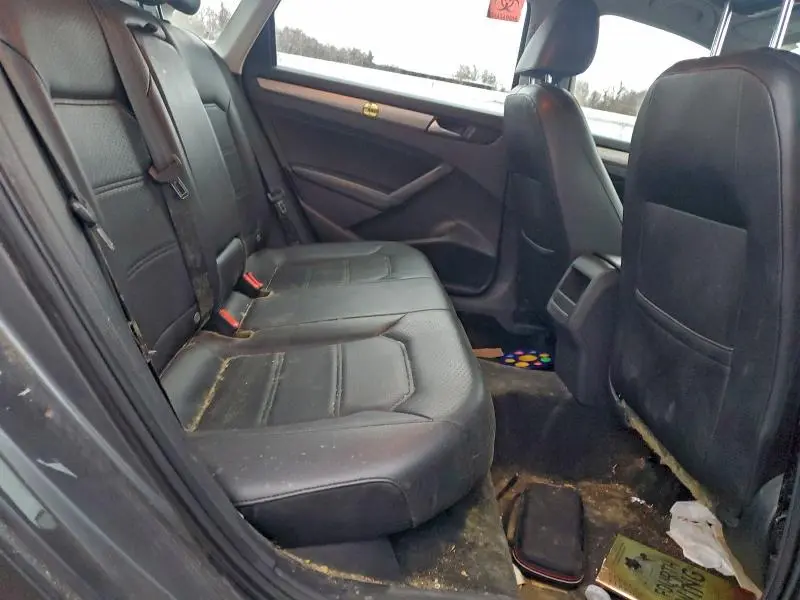 2015 VOLKSWAGEN PASSAT S  