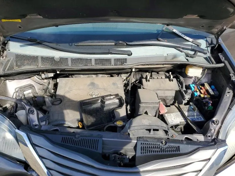 2012 TOYOTA SIENNA XLE 8-PASSENGER  