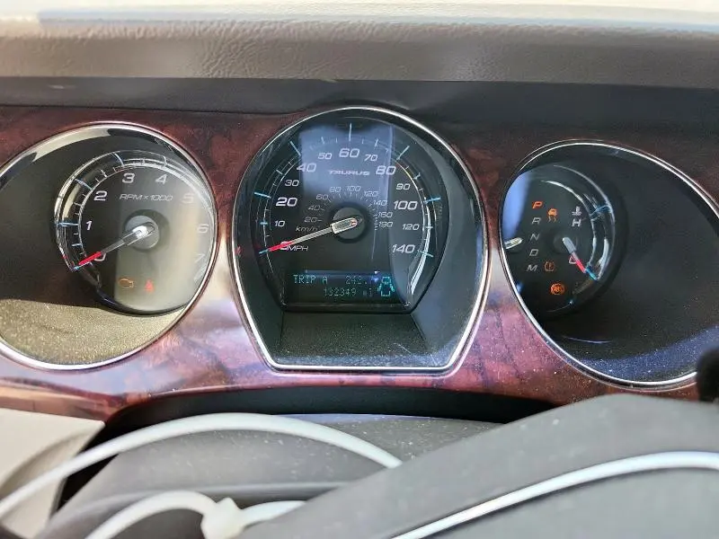 2010 FORD TAURUS SEL  