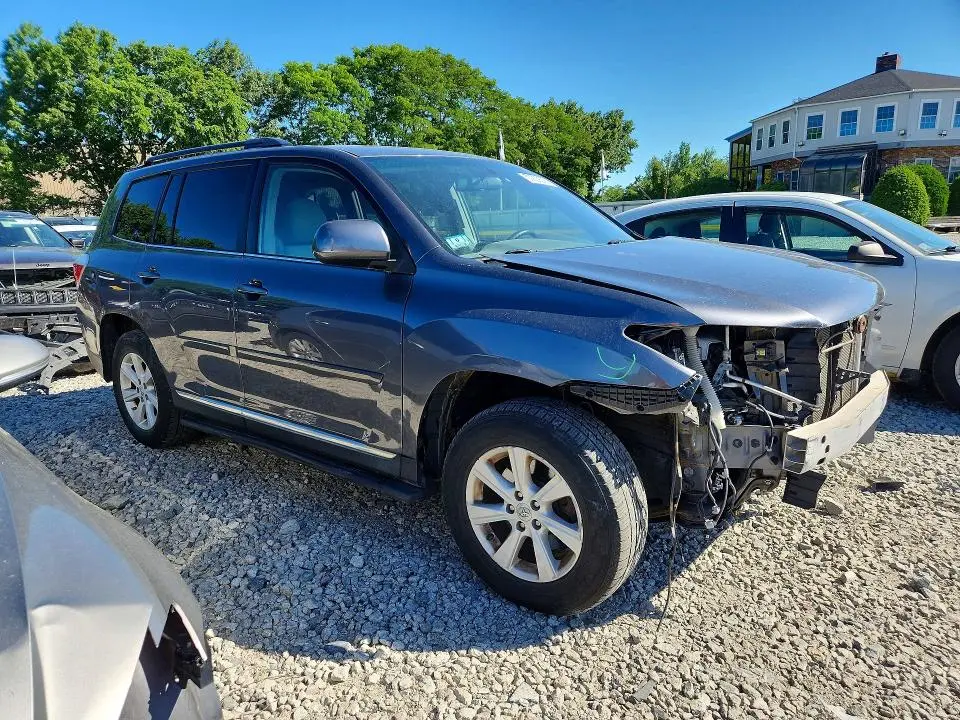 2013 TOYOTA HIGHLANDER PLUS  