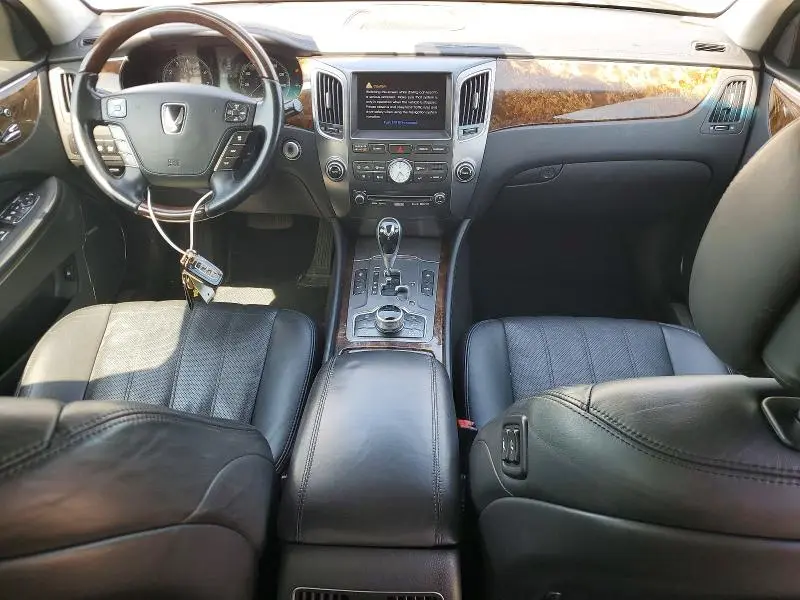 2011 HYUNDAI EQUUS SIGNATURE  