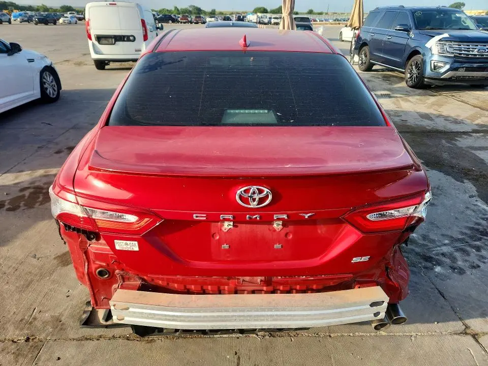 2020 TOYOTA CAMRY SE  