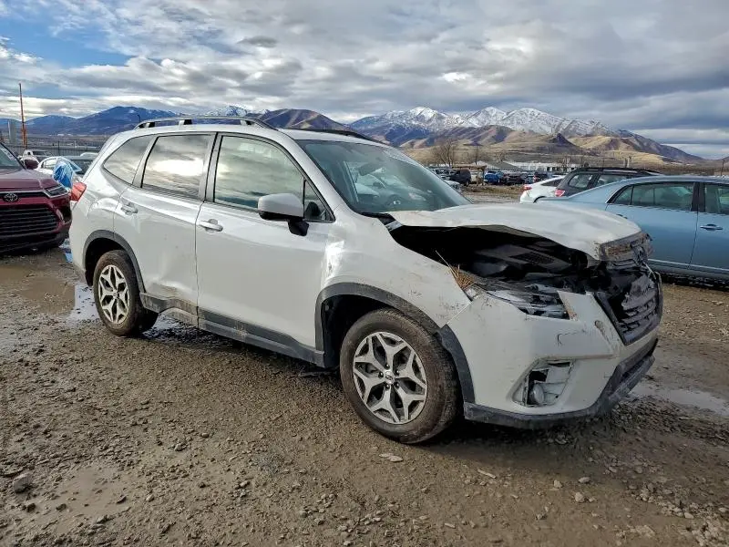 2023 SUBARU FORESTER PREMIUM  