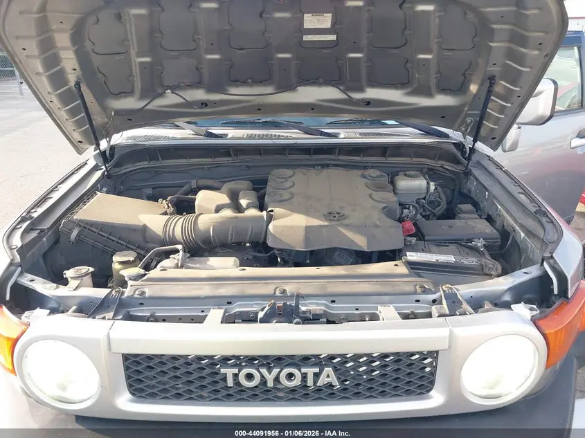 2011 TOYOTA FJ CRUISER  