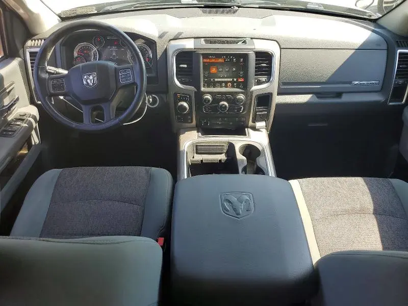 2017 RAM 1500 SLT  