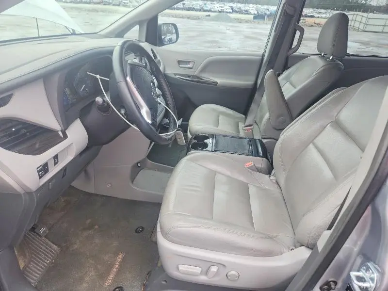 2015 TOYOTA SIENNA XLE 8-PASSENGER  