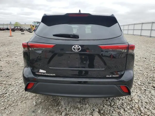 2022 TOYOTA HIGHLANDER XLE  