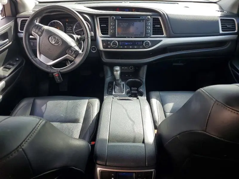 2019 TOYOTA HIGHLANDER XLE  
