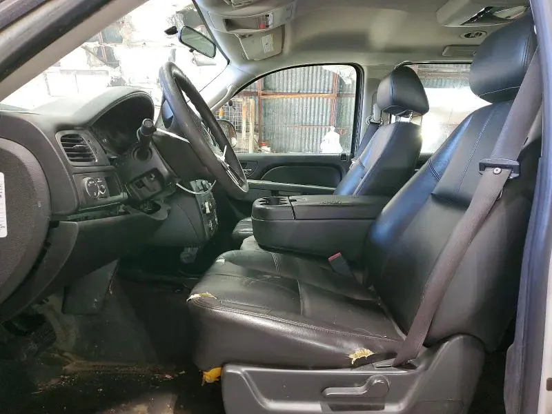 2010 CHEVROLET SUBURBAN C1500 LS  