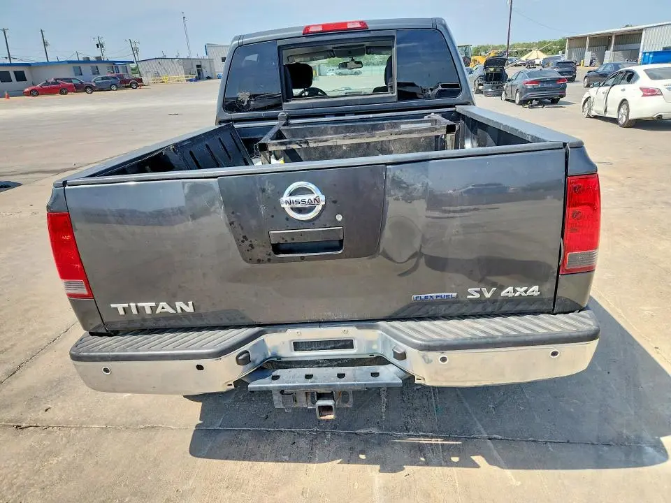 2012 NISSAN TITAN SV  