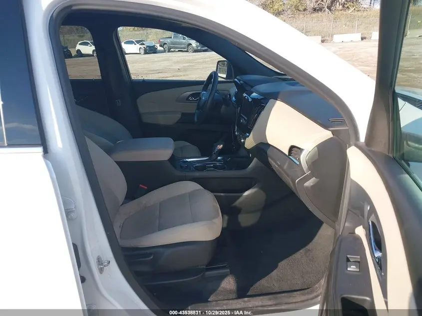 2022 CHEVROLET TRAVERSE AWD LS