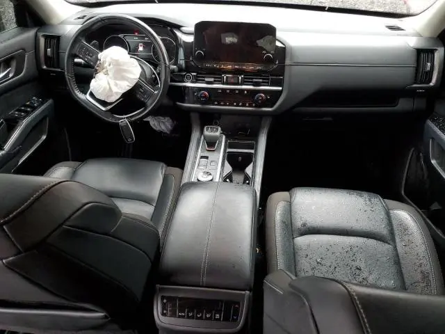 2024 NISSAN PATHFINDER SL  