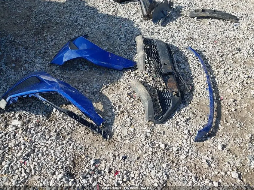 2020 TOYOTA C-HR XLE