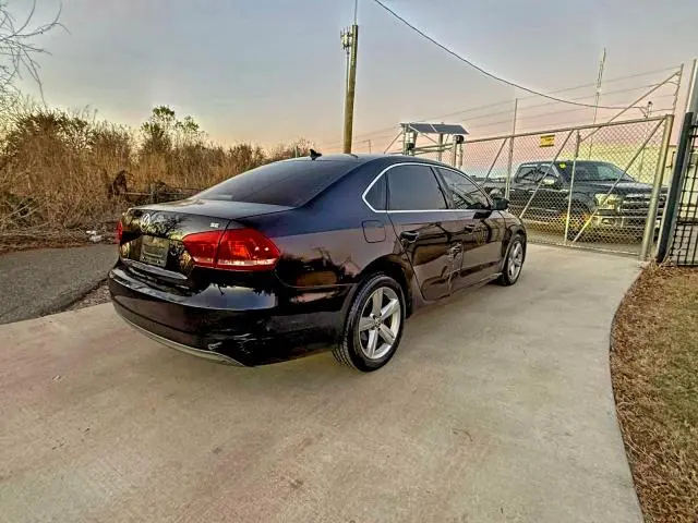 2012 VOLKSWAGEN PASSAT SE  