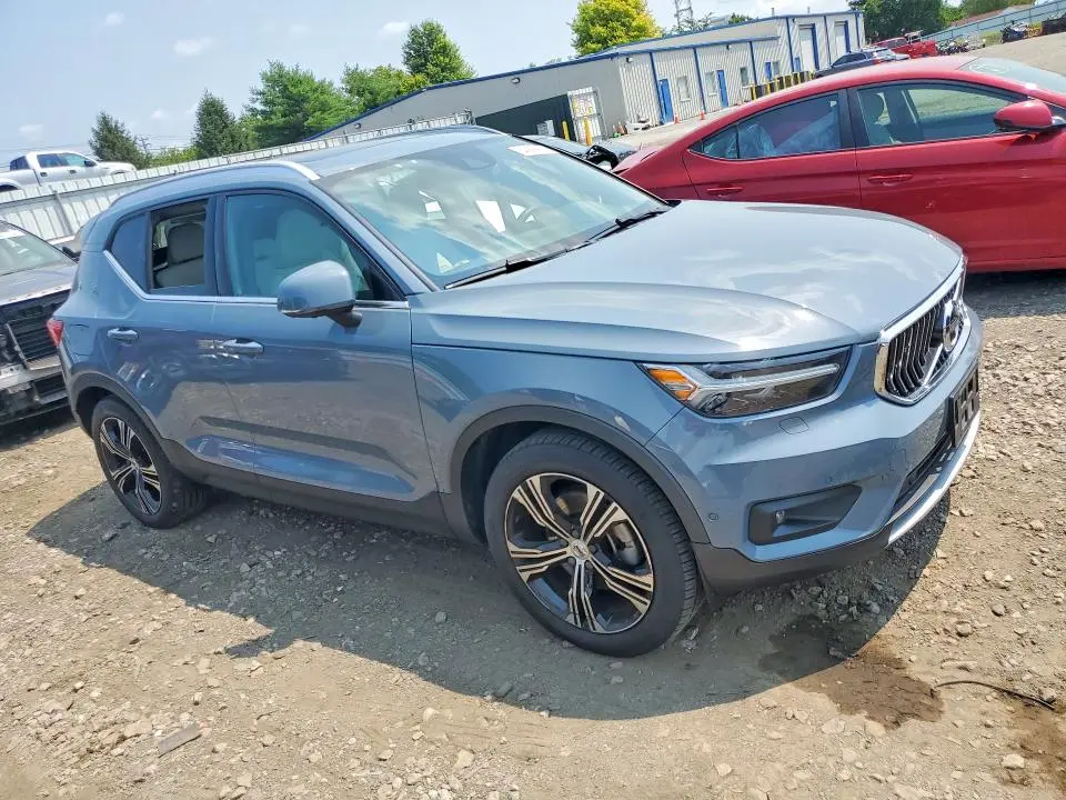 2022 VOLVO XC40 T5 INSCRIPTION  