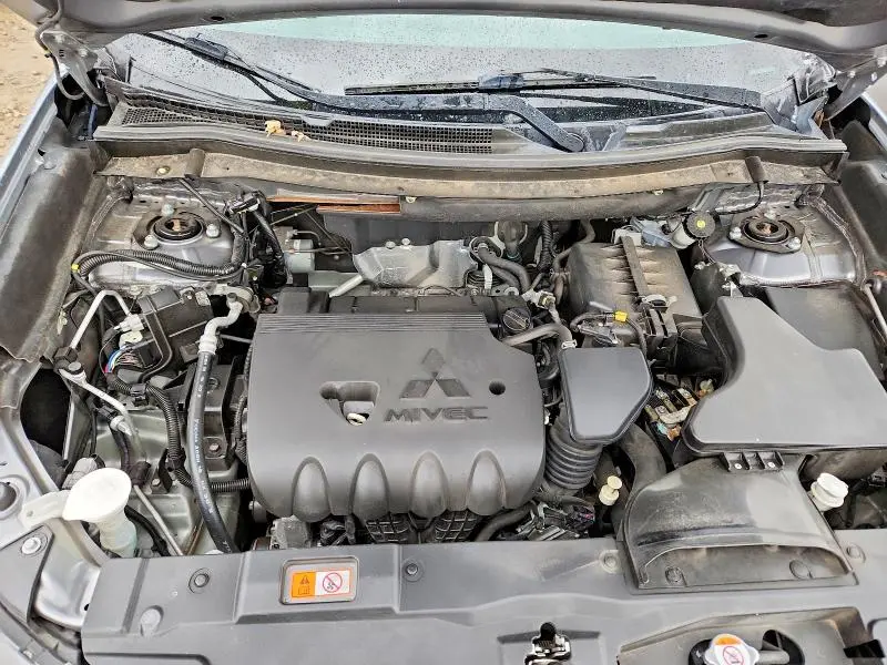 2019 MITSUBISHI OUTLANDER SE  
