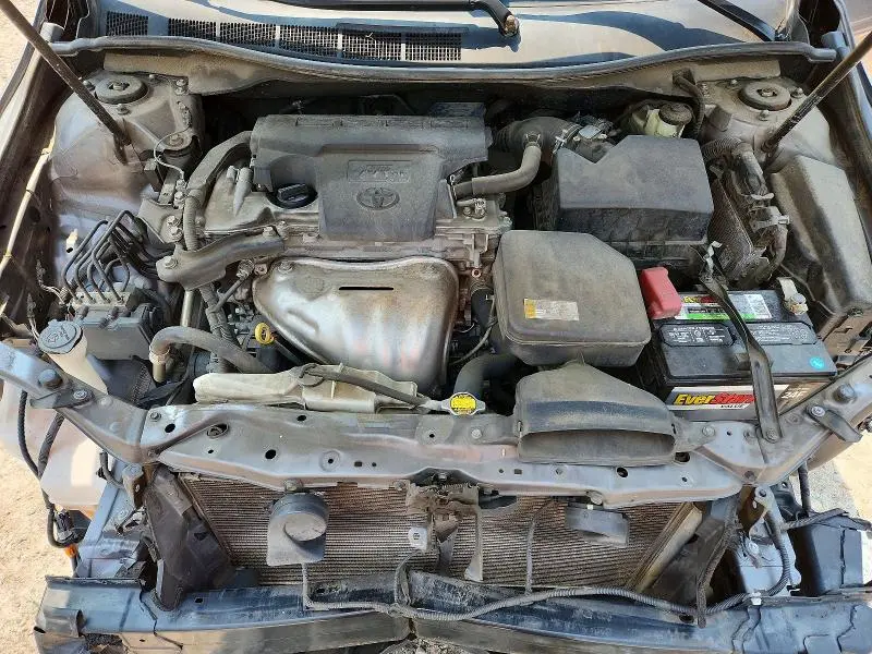 2015 TOYOTA CAMRY SE  
