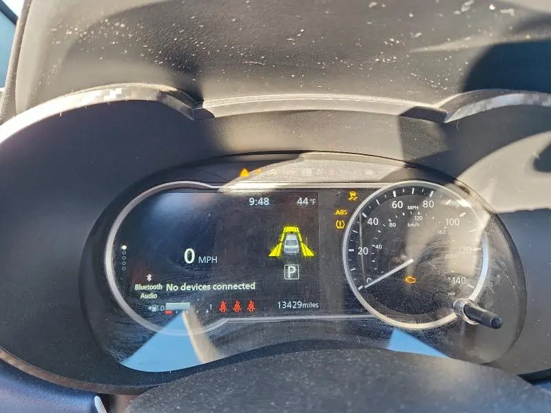 2024 NISSAN VERSA SV  