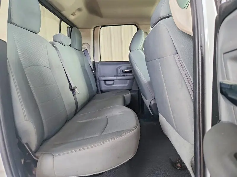 2016 RAM 1500 SLT  