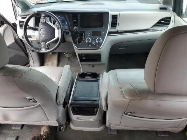 2015 TOYOTA SIENNA XLE  