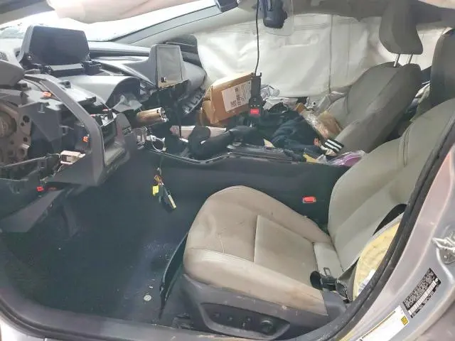 2024 TOYOTA PRIUS XLE  