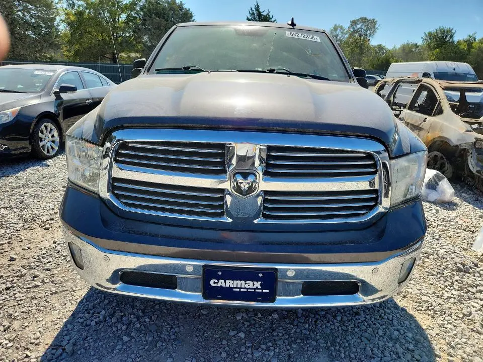 2017 RAM 1500 SLT  