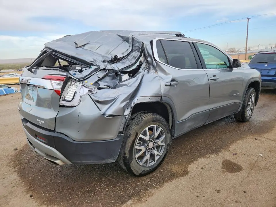 2023 GMC ACADIA SLT  