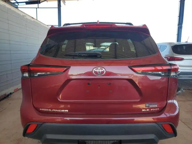 2022 TOYOTA HIGHLANDER XLE  