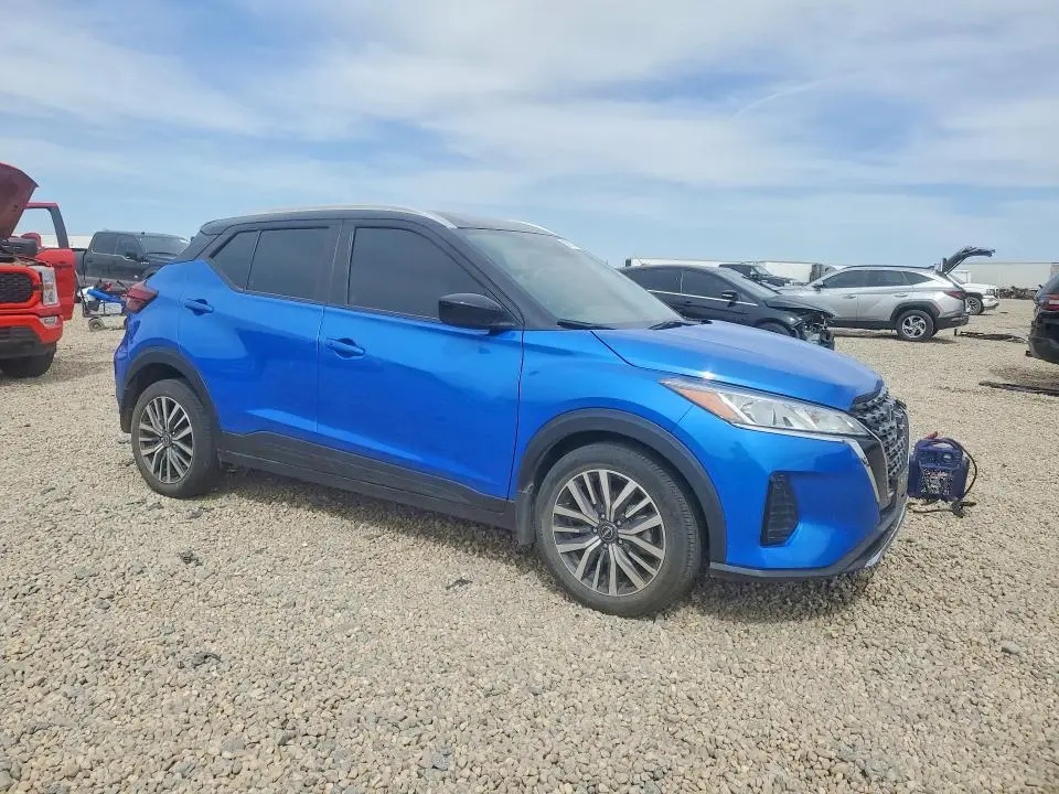 2024 NISSAN KICKS SV  