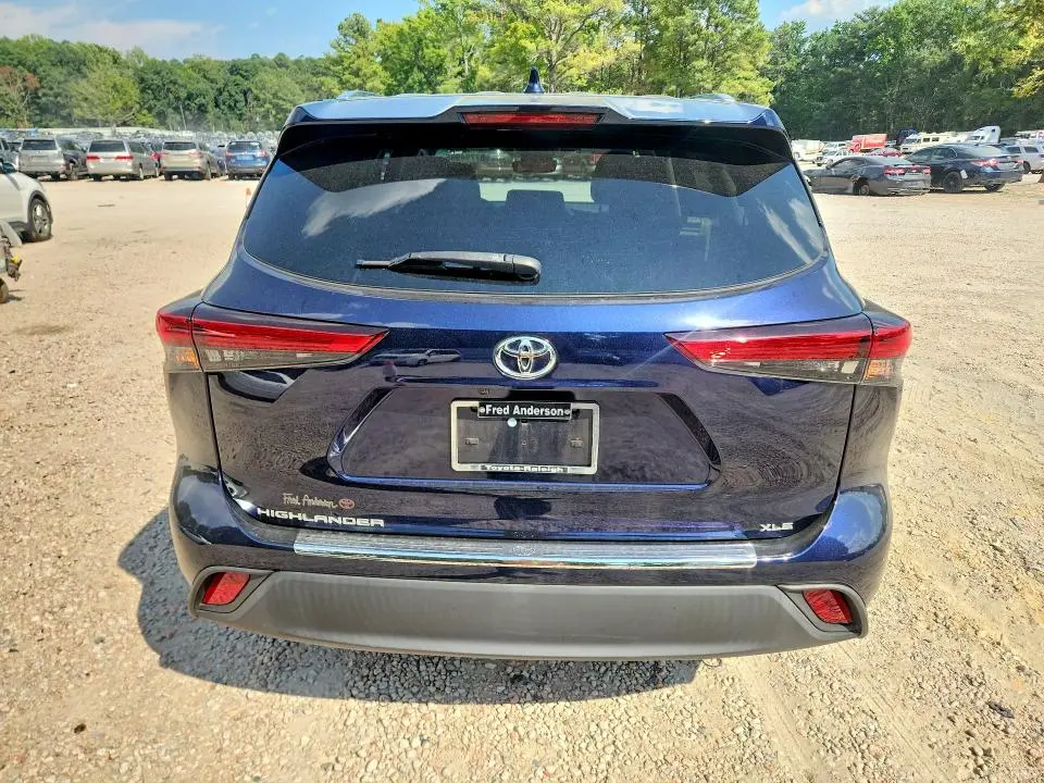 2020 TOYOTA HIGHLANDER XLE  
