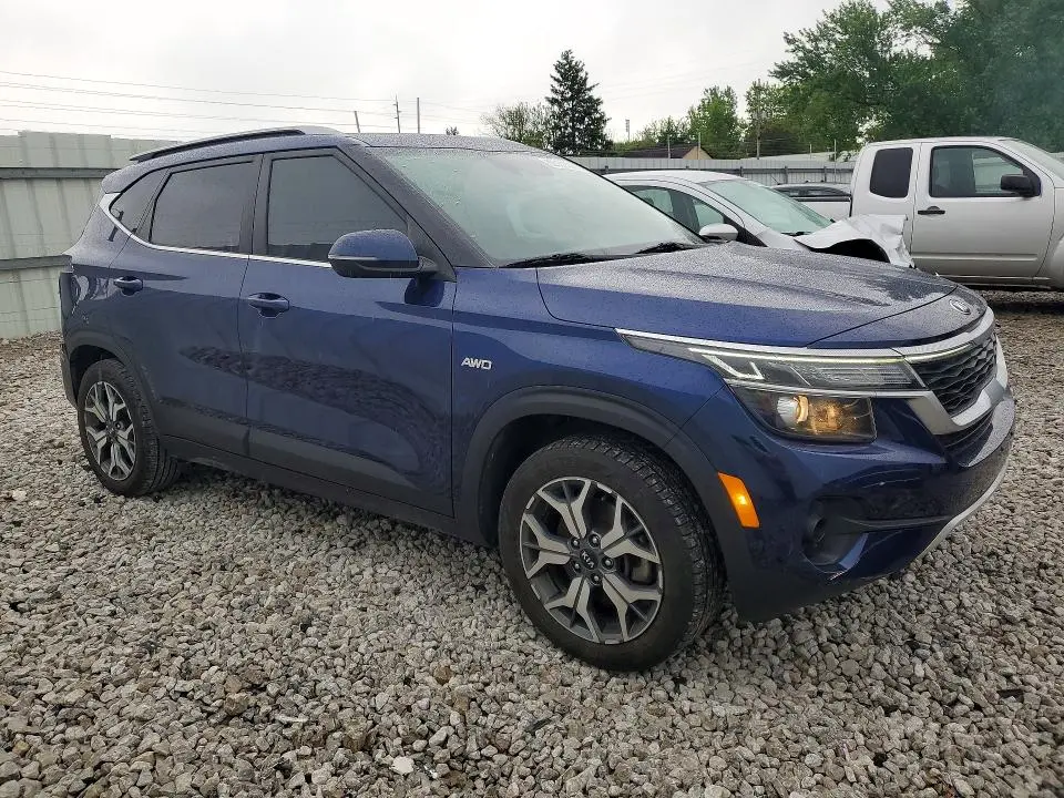 2021 KIA SELTOS EX  