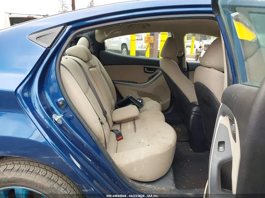 2015 HYUNDAI ELANTRA SE