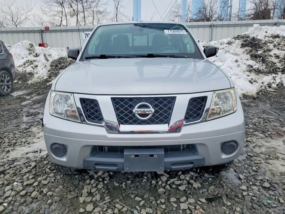 2017 NISSAN FRONTIER SV  