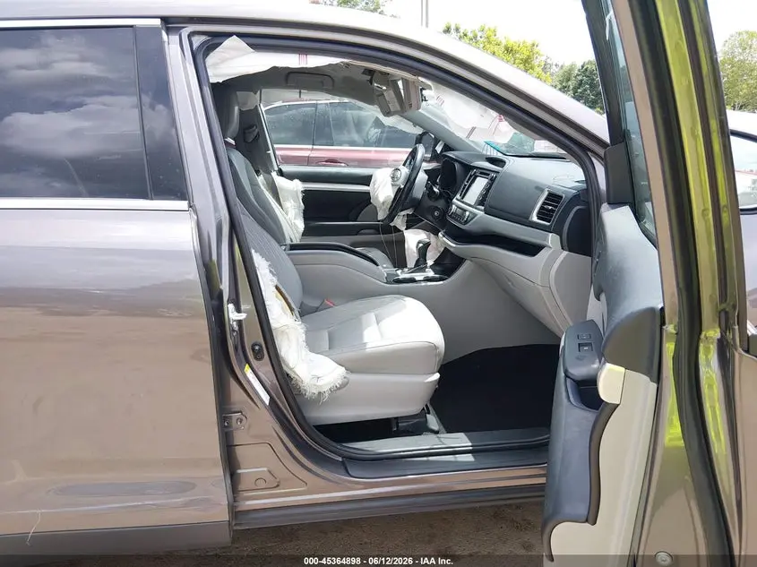 2019 TOYOTA HIGHLANDER LE PLUS