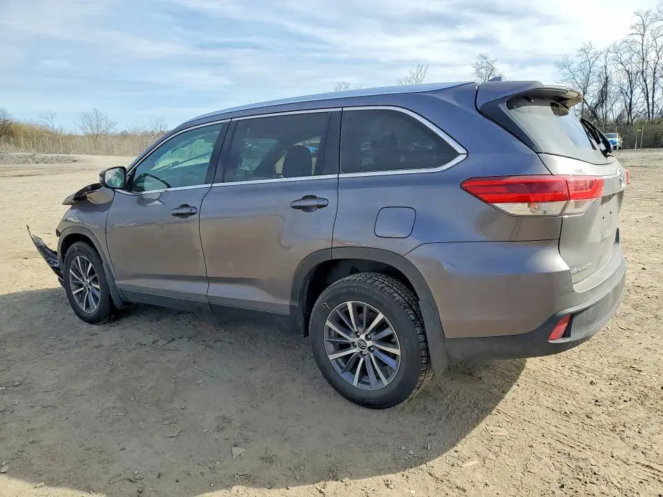 2019 TOYOTA HIGHLANDER XLE  